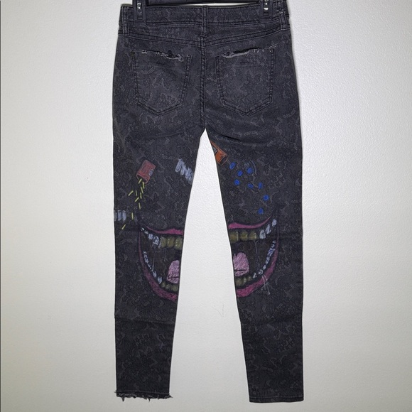 ELLE graffiti jeans - Picture 7 of 11